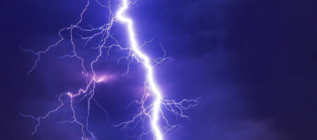 Elektrostatik entsteht durch einen Blitz